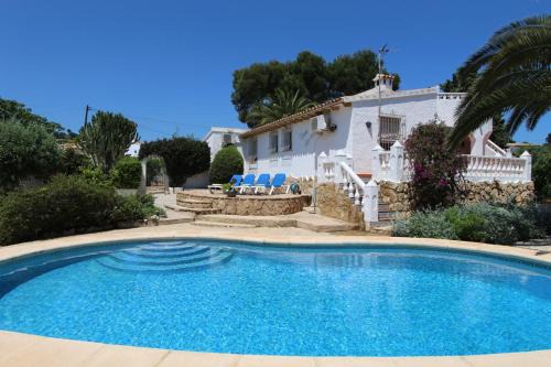 El Tesoro Villa | Lorna