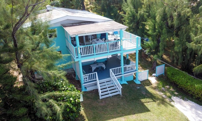 Springfield Apartamento | LORRAINE UNIT B -Beautiful 2 Bedroom 2 Bathroom Beach Apartment in Cattlewash