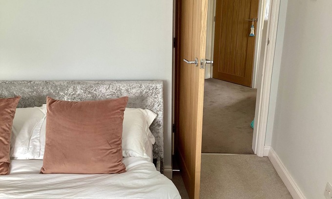 Crank Casa | Lorton Villa with a Log Burner