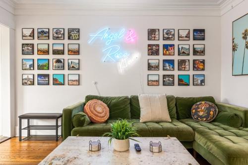 Wilshire Casa | Los Angeles charming big house, king bed, parking, EV
