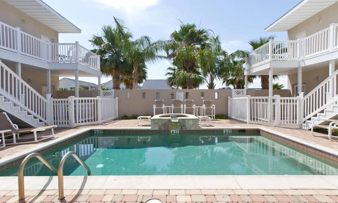 South Padre Island Condominio | Los Cabos III Condominiums by Cheap Getaway