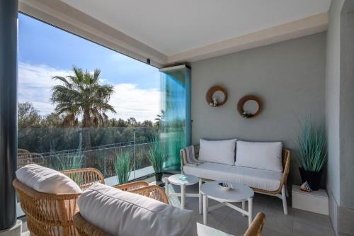 Ayamonte Apartamento | Los Camaleones by Ĥ - Playa de los Haraganes HLHC4002P61