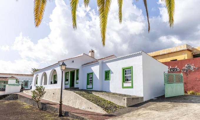 Santa Cruz de la Palma Casa | Casa de Los Establos - Finca Camacho