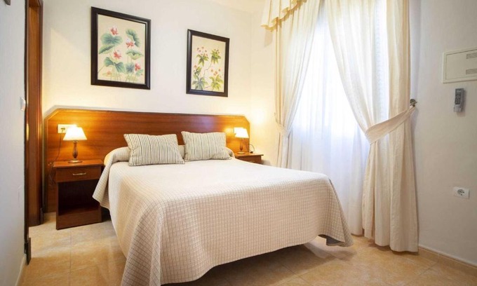 Casabermeja Hotel | Los Gallos