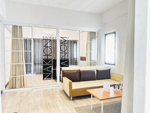 Nai Muang Apartamento | Los Inn Nakhon ลอส อินน์ นคร