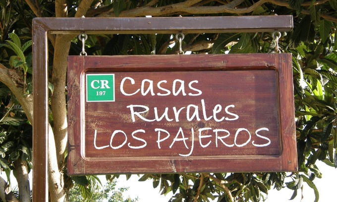 El Paso Cabaña | Casa Rural A Los Pajeros - 2 casas tradicionales canarias que comparten piscina