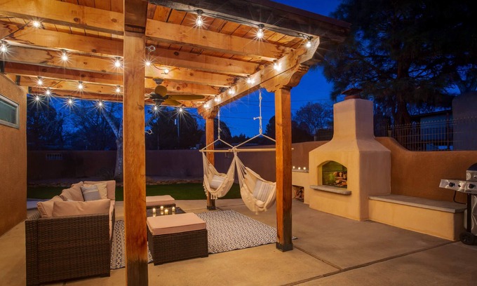 Alamedan Valley Casa | Los Ranchos Adobe Home