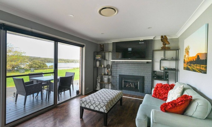 Greenwell Point Casa | Lost Lobster - relax by the water