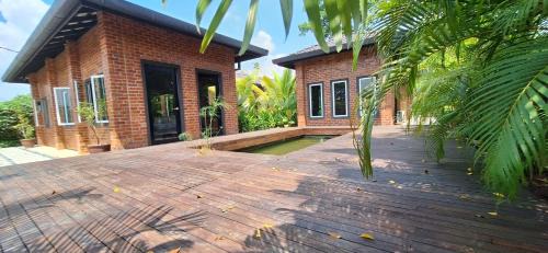 Seremban Casa | Lot2990 Seremban 3 Homestay by SkyLimit Suites