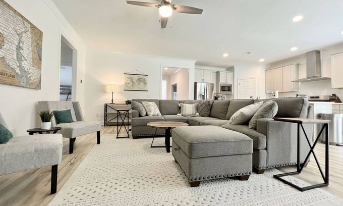 Auburn - Opelika Casa | Lots of amenities. Open Floor plan. Perfect for families and groups!