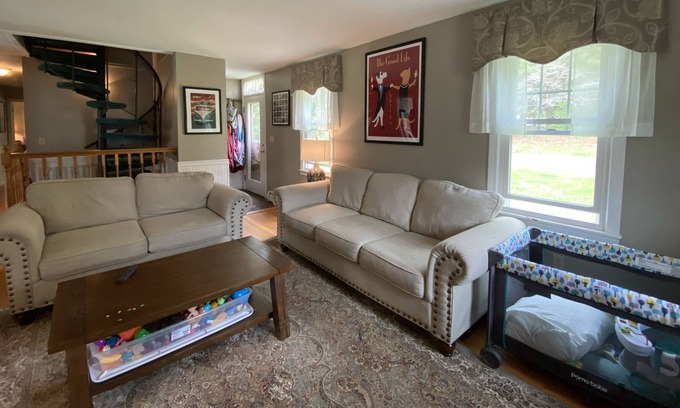 Somers Casa | lots of charm, lots of room, salt water inground pool - pet friendly