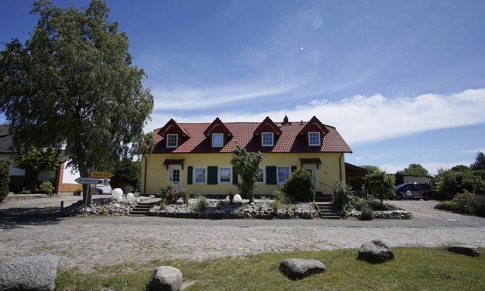 Neddesitz Apartamento | Lots of nature and idyllic surroundings - Holiday home Honigtopf FeWo Märchenwald