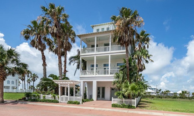 The Shores Casa | Lotus Villa - Private beach house with Pool and Hot Tub home