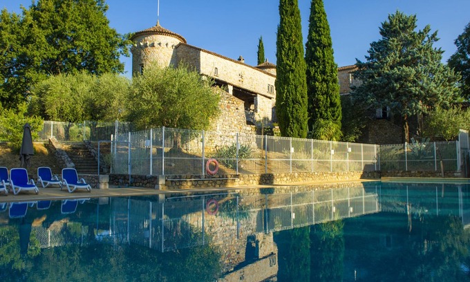 Berrias-et-Casteljau Apartamento | Lou Castel by Interhome