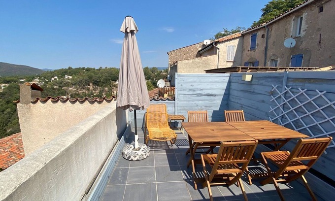 Bagnols-en-Foret Casa | Lou Soleié : Belle Maison de Ville Avec Magnifique vue Depuis Terrasse sur Toit