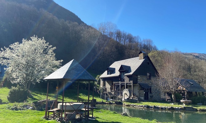 Peyragudes Apartamento | Loudenvielle: Charming apartment on an old water mill - 2 stars rating