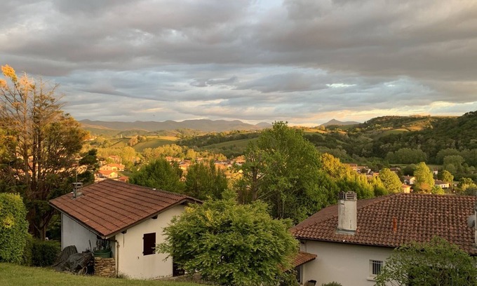 Saint-Pee-sur-Nivelle Casa | Loue Maison Avec vue sur Montagne, 6 Chambres, 14 Couchages