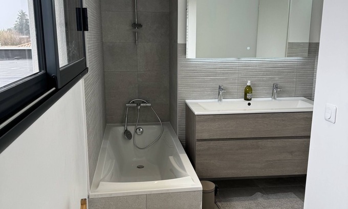 Eysines Casa | Loue Maison Climatisée Avec Dépendance - 12 Couchages Avec Piscine Chauffée