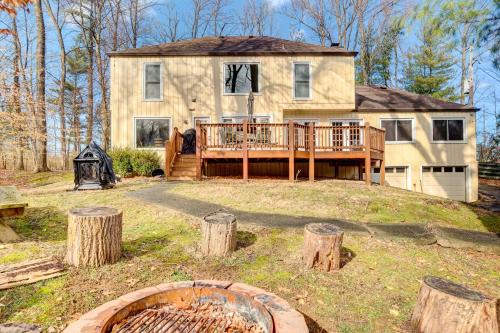 Harrods Creek Casa | Louisville Area Home Deck, Fire Pit, Creek!