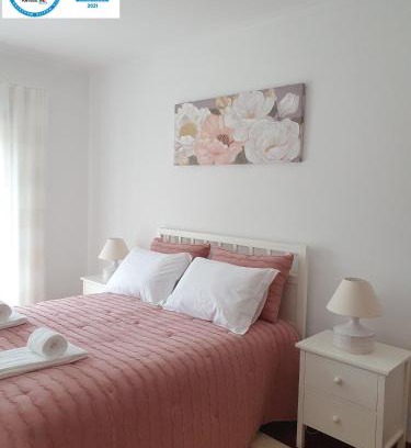 Lousa Apartamento | Lousã's Brown & White