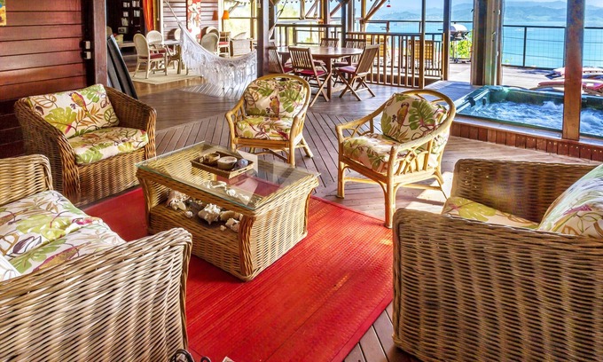 Tartane Villa | Favorito, todo en madera, 4 dormitorios, 5 baños, 180 ° mágicas vistas al mar, jacuzzi,