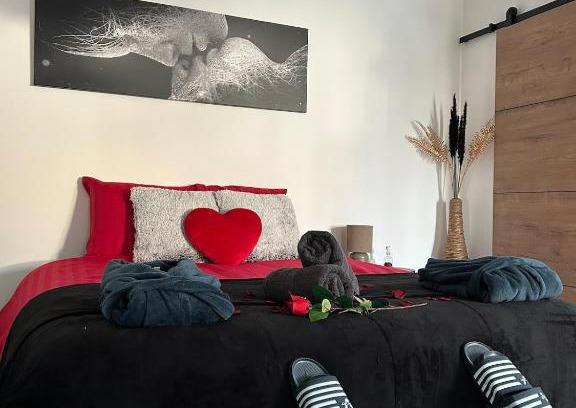 Marcheprime Apartamento | Love room proche du bassin , jacuzzi, jardin privé