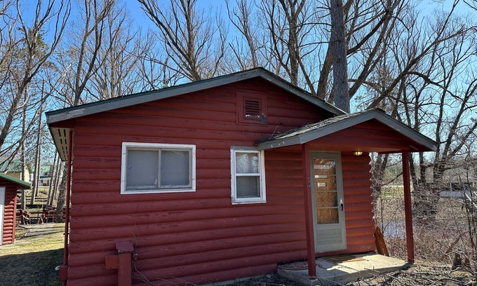 Grayling Cabina | Lovells Riverside Cabin #3 on the AuSable River