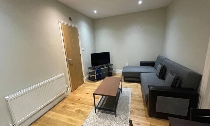 Crofton Park Condominio | Lovely 1 bedroom apartment with on street parking