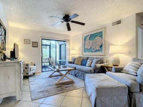 New Smyrna Beach Apartamento | Lovely 1 bedroom 1 bath condo located within walking distance to car free beach. SC158