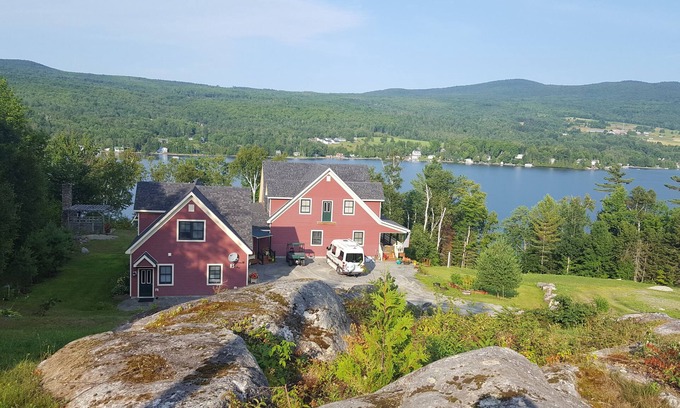 Barton Apartamento | Lovely 1 bedroom guest house/apartment on Willoughby Lake with private lakefront