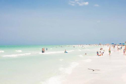 Sarasota Apartamento | Lovely 1 Bedroom Unit Across from Lido Key Beach