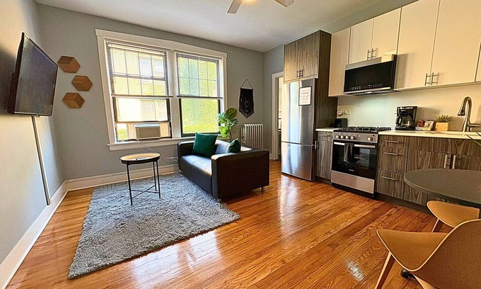 Roscoe Village Apartamento | Lovely 1BR Apt in Lakeview