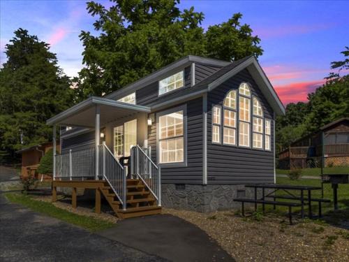 Gatlinburg - Pigeon Forge Chalet De Esquí | Lovely 1BR Cottage with Loft