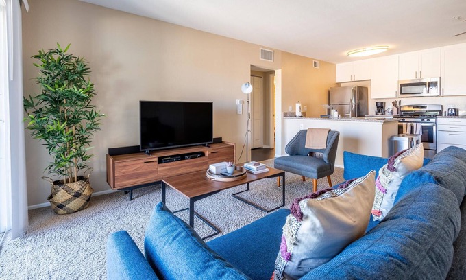 Moorpark Apartamento | Lovely 1BR in Moorpark + Parking