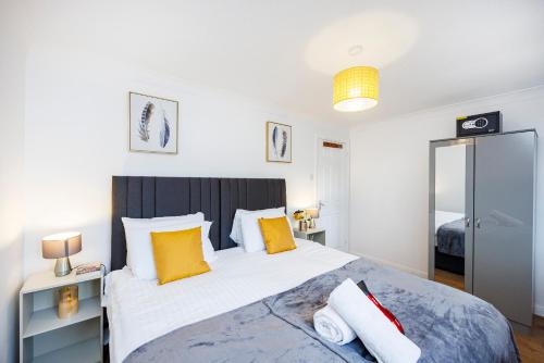 Custom House Apartamento | Lovely 2 Bd Hse with Parking near Excel