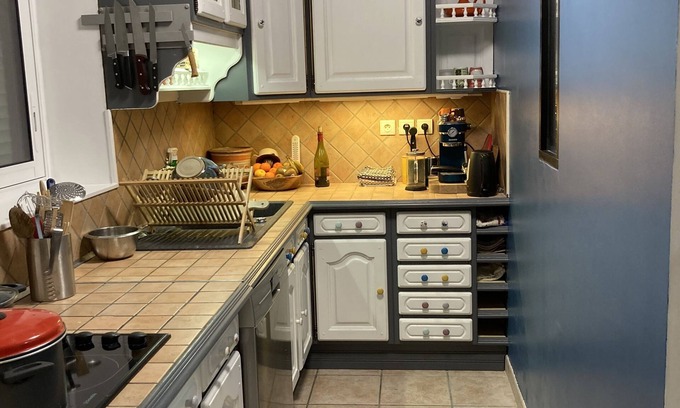 Orsay Apartamento | Lovely 2 bdrm appt in heart of Orsay, 30 mins from Paris