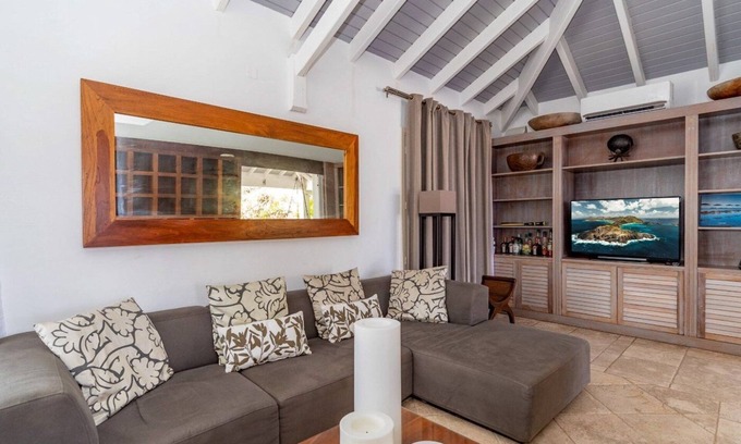 Pointe Milou Villa | Lovely 2 BDRM Villa w Pool and Jacuzzi