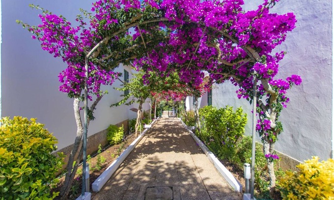 Son Parc Apartamento | Lovely 2 bed apartment 8 mins walk to turquoise sea and golden sand beach