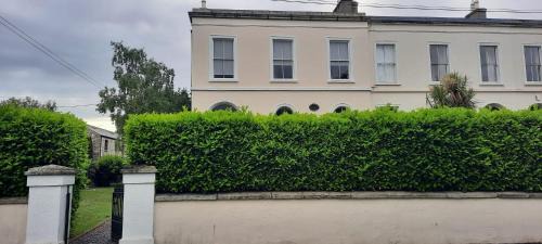 Blackrock Apartamento | Lovely 2 Bed Garden Level Apartment Blackrock