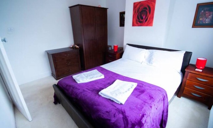 Staple Hill Casa | Lovely 2 bed house with garden and parking
