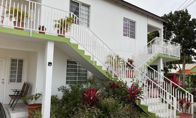 Potters Village Apartamento | Lovely 2 Bedroom Apt 4 Warm, Cosy, Comfortable