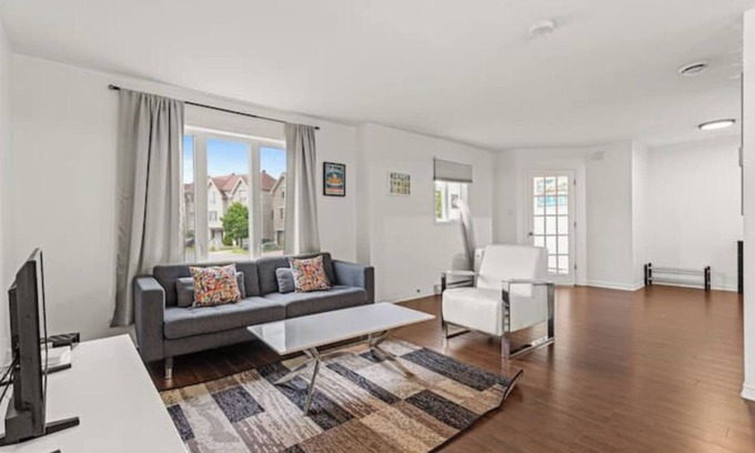 Brossard Apartamento | Lovely 2-bedroom Apt. in DIX30 close to DT