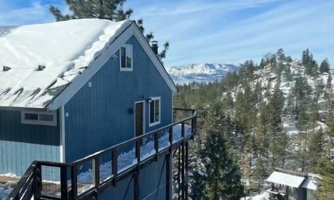 Tahoe Village Condominio | Lovely 2 Bedroom Condo w/Fireplace By Heavenly