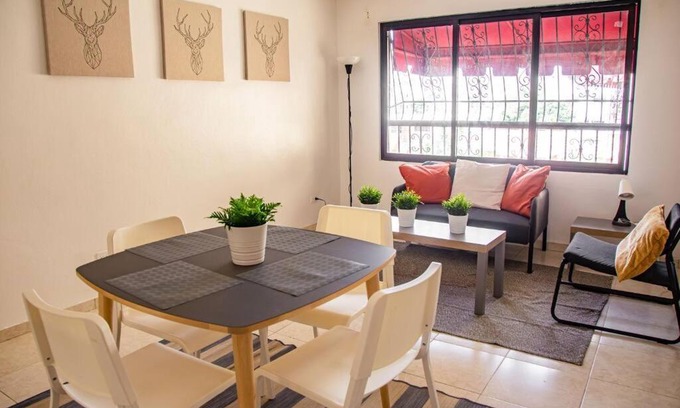 Santo Domingo Apartamento | Lovely 2-bedroom rental unit with free parking