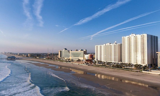 Daytona Beach Complejo | Lovely 2-Bedroom Deluxe Suite in Beautiful Daytona Beach!