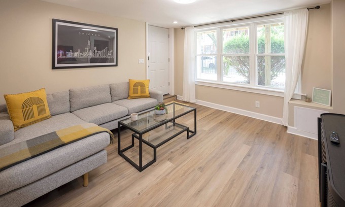 Avondale Apartamento | Lovely 2BR Gem w/ Outdoor Oasis