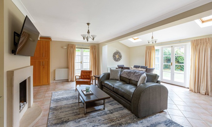 Frognal and Fitzjohns Casa | Lovely 2BR Home in peaceful Hampstead, NW London