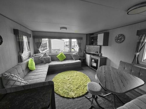 Grimsby Casa | Lovely 3 Bed Caravan near to beach 5 star Reviews