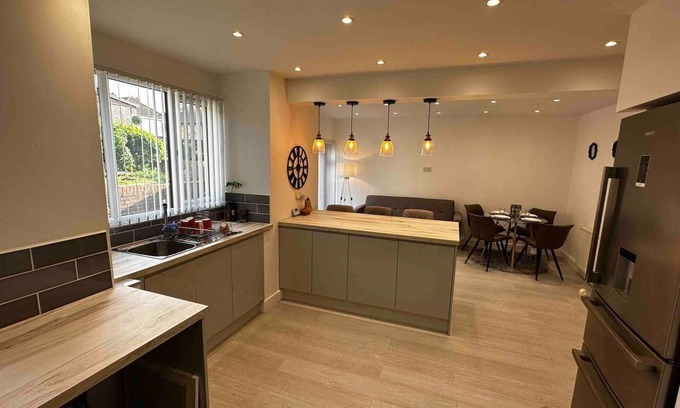 Olton Casa | Lovely 3-bed House Near Birmingham Airport & Nec