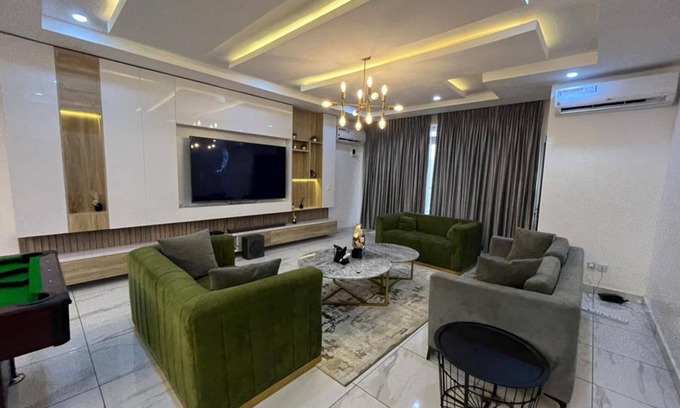 Igbobi Apartamento | Lovely 3-bed With a Pool Next to Four Point